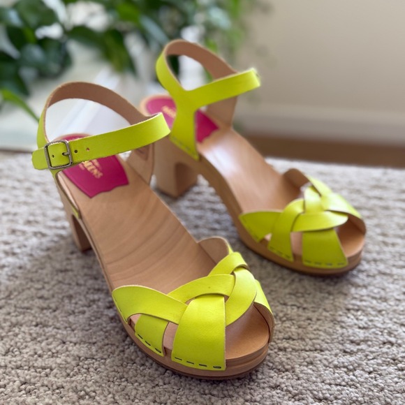 NEW SWEDISH HASBEENS KRINGLAN NEON Yellow Leather Platform Clog Sandals Women 9 - Picture 2 of 13